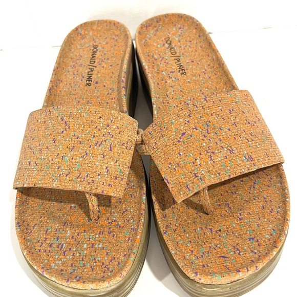 Donald Pliner FIFI Sandal - Picture 2 of 5